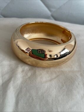 Chunky Gold Hinged Bangle Bracelet  NWOT